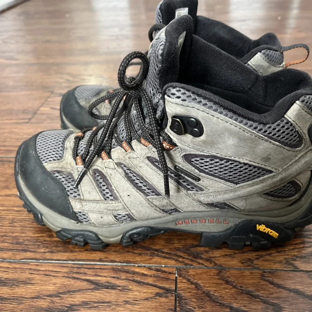 Merrell Hiking Boots Mens Size 8.5 W Gray Moab 2 Mid Vent Vibram Lace Up J06053W